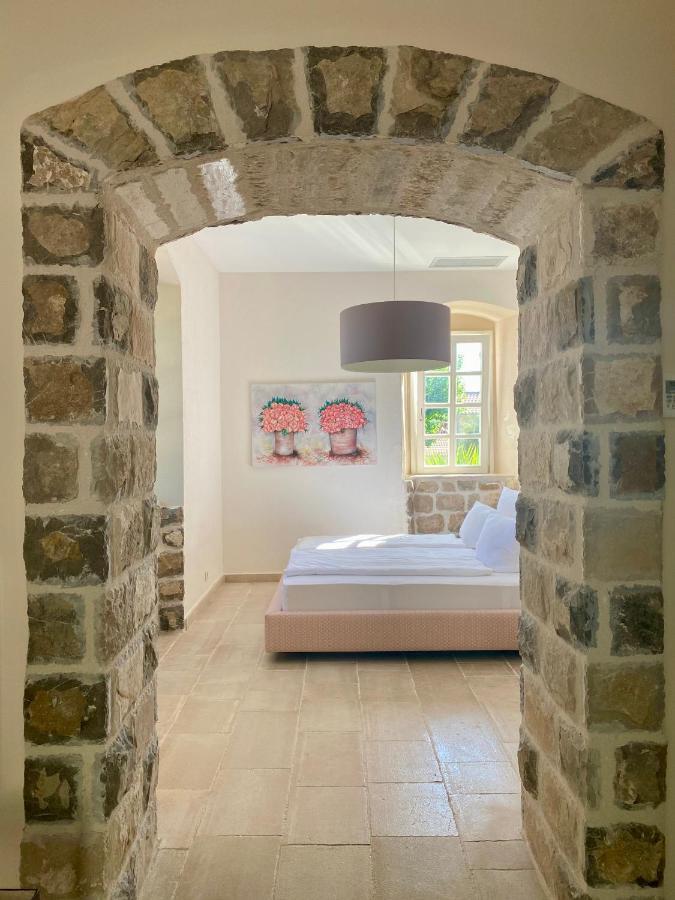 Boutique Hotel Malo Selo แฮร์เซ็ก-โนวี ภายนอก รูปภาพ